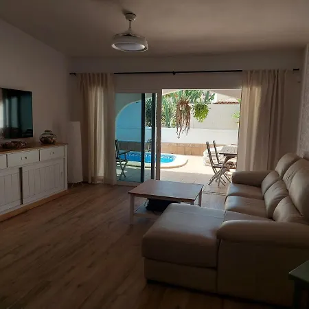 Nyaraló Beautiful With Heated Private Pool, Cristianos *