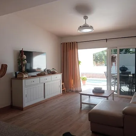Ferienhaus Beautiful With Heated Private Pool, Cristianos *