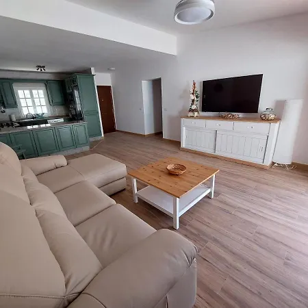 Beautiful With Heated Private Pool, Cristianos Holiday home *