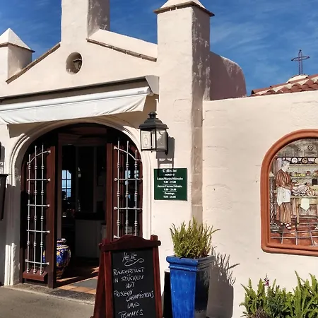 度假居 Beautiful With Heated Private Pool, Cristianos 洛斯克里斯蒂亚诺斯