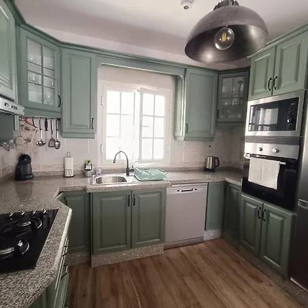 Beautiful With Heated Private Pool, Cristianos *